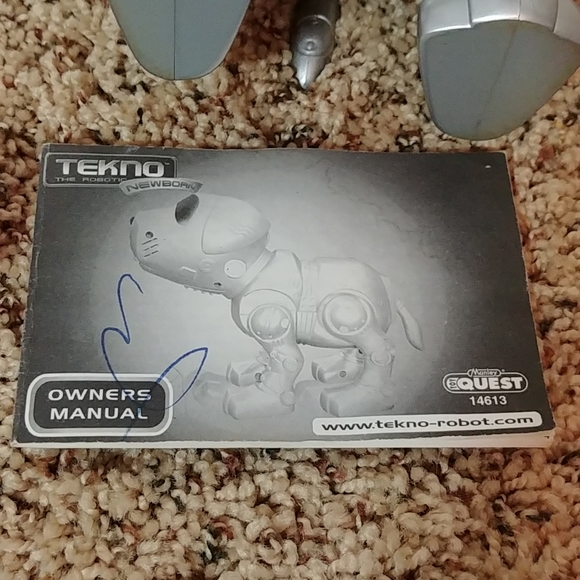 Tekno the Robot Puppy - Picture 7 of 8